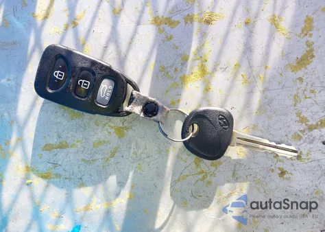 2013 Hyundai Elantra Gls z USA, uszkodzony, nr VIN 5NPDH4AE7DH416647